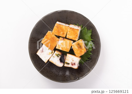 蒸し焼きかまぼこ　たこ　わかめ焼き 125669121