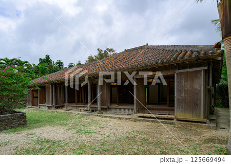 石垣島の歴史を感じる木造建築 石垣島の歴史を感じる木造建築 125669494