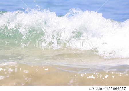 美しい砂浜と青い海 美しい砂浜と青い海 125669657