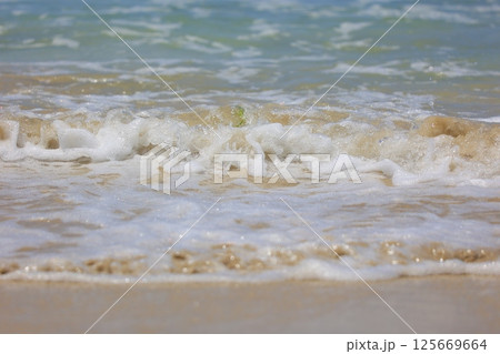 美しい砂浜と青い海 美しい砂浜と青い海 125669664