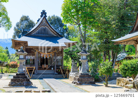 初夏の嵐山瀧神社　大分県玖珠郡 125669701