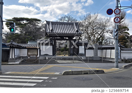 最勝院慈恩寺の山門【埼玉県春日部市】 最勝院慈恩寺の山門【埼玉県春日部市】 125669754