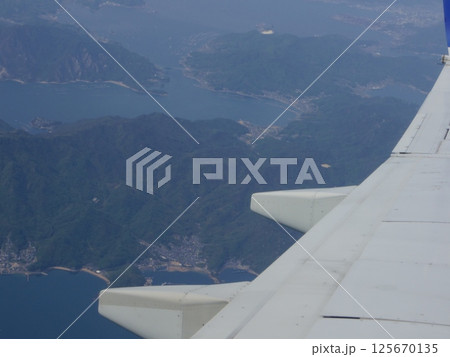 飛行機から見た風景 125670135