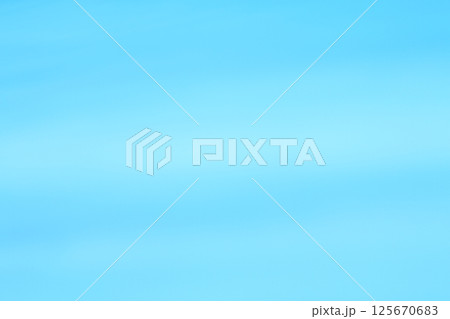 青色系の流れるようなシンプルなライン背景 125670683