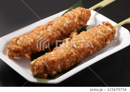 ピリ辛 けんちん棒(魚肉練製品) ピリ辛 けんちん棒(魚肉練製品) 125670736