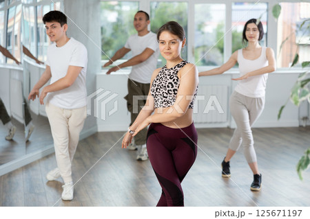 Group of young people dancing jazz funk 125671197