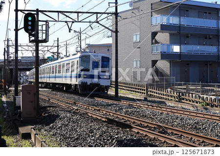 さいたま市岩槻区を走る東武アーバンパークラインの下り電車 さいたま市岩槻区を走る東武アーバンパークラインの下り電車 125671873