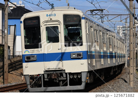 さいたま市岩槻区を走る東武アーバンパークラインの電車 さいたま市岩槻区を走る東武アーバンパークラインの電車 125671882