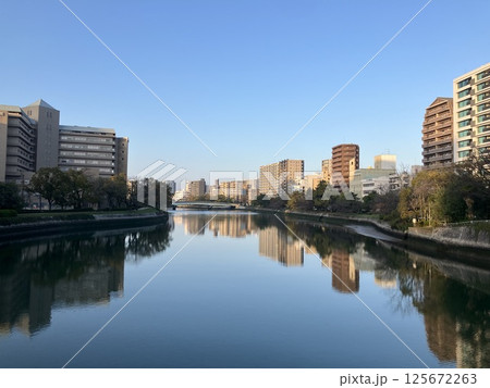 日本の都市景観　広島県広島市　元安川沿い 125672263