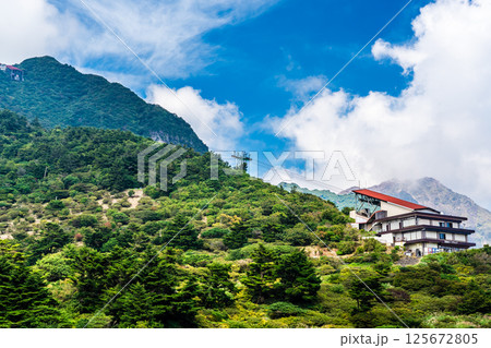 新緑の仁田峠【長崎県雲仙市】 125672805