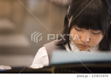 ピアノの発表会イメージ 125672970