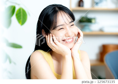 若い女性の美容イメージ 若い女性の美容イメージ 125673135