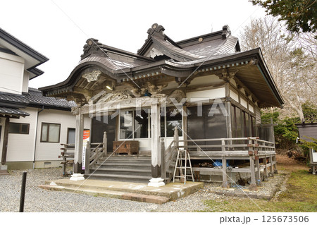春の北海道函館市で銭亀八幡神社境内の風景を撮影 春の北海道函館市で銭亀八幡神社境内の風景を撮影 125673506