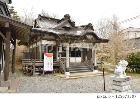 春の北海道函館市で銭亀八幡神社境内の風景を撮影 春の北海道函館市で銭亀八幡神社境内の風景を撮影 125673507