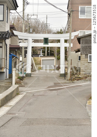 春の北海道函館市で銭亀八幡神社境内の風景を撮影 春の北海道函館市で銭亀八幡神社境内の風景を撮影 125673518