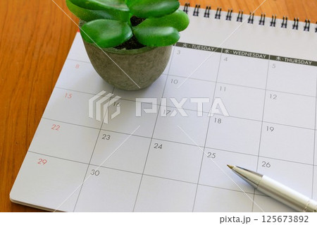 ビジネスイメージ カレンダー スケジュール調整 シフト管理 ビジネスイメージ カレンダー スケジュール調整 シフト管理 125673892