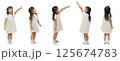 全身で背景白の上を指さす女の子-5アングル 125674783