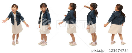 全身で背景白のはしゃぐ子供 全身で背景白のはしゃぐ子供 125674784