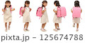 全身で背景白のピンクのランドセルの女の子 125674788