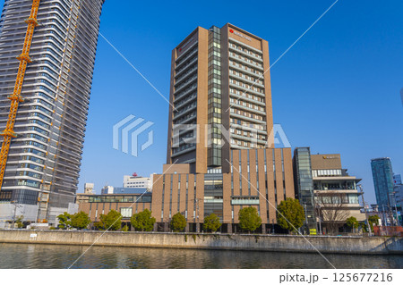 朝の中之島のビル群（関西電力病院付近） 125677216