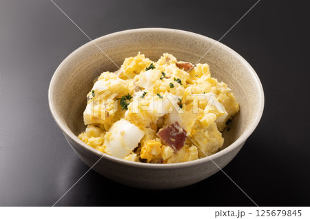 さつまいものポテトサラダ 125679845