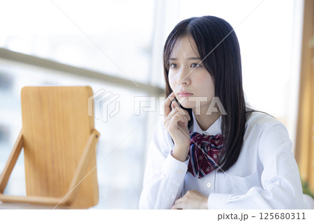 女子高校生のビューティーイメージ　 125680311