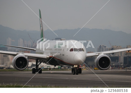 787 飛行機 航空機 125680538