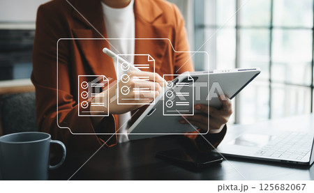 Online business contract Electronic signature, e-signing, digital document management, paperless office, business hand working 125682067