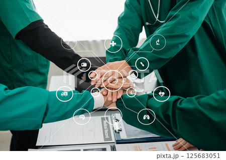 Doctor works with mobile devices on the Internet in the office. on hologram modern VRl icon 125683051