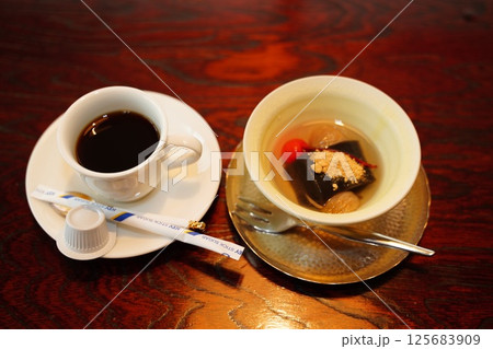 コーヒーとミルク 125683909