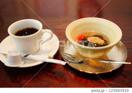 コーヒーとミルク 125683910