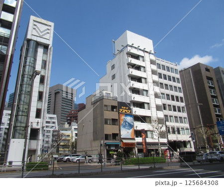 神田小川町三丁目付近 125684308