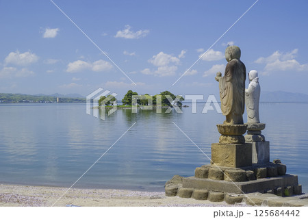 島根県の宍道湖にうかぶ嫁ヶ島 125684442