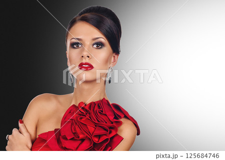 Beautiful young lady 125684746