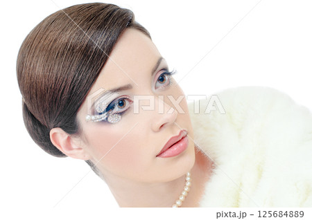 young lady 125684889