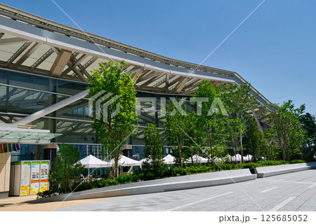 東京都港区　高輪ゲートウェイシティ　ゲートウェイパーク　高輪ゲートウェイ駅 125685052