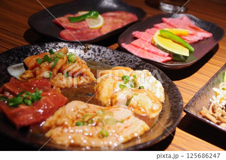 焼肉屋さんのホルモンセット 125686247
