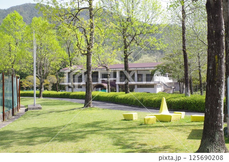新緑の可部運動公園 125690208