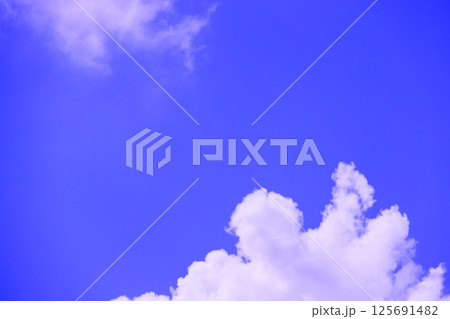 雲のある青空(壁紙素材) 雲のある青空(壁紙素材) 125691482