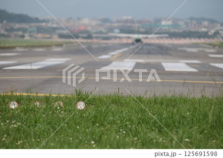 空港 飛行場 エアポート 125691598