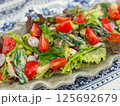 フレッシュサラダ 125692679