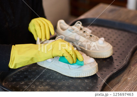 Cleaning Sneakers A Comprehensive Step-by-step Maintenance Guide for Optimal Care Cleaning Sneakers A Comprehensive Step-by-step Maintenance Guide for Optimal Care 125697463