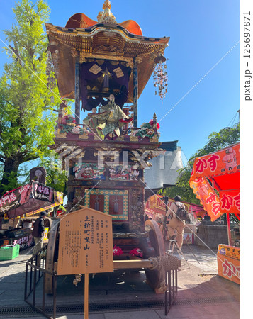 越中八尾曳山祭 上新町の曳山 125697871