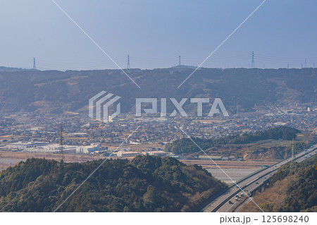 島田市の矢倉山岩場展望台から見た風景(静岡県) 125698240