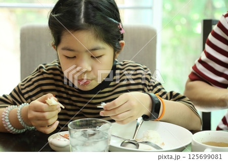 Having Lunch with Family Having Lunch with Family 125699081