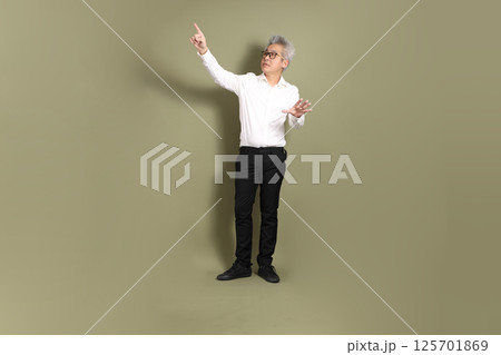 Active Senior Businessman Active Senior Businessman 125701869