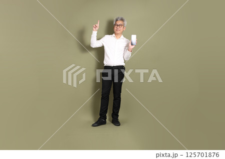 Active Senior Businessman Active Senior Businessman 125701876