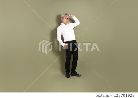 Active Senior Businessman Active Senior Businessman 125701928