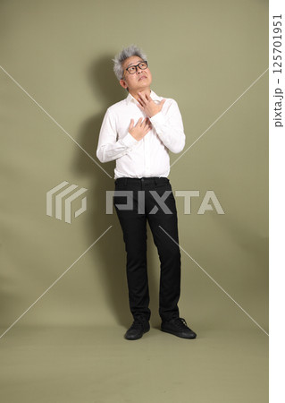 Active Senior Businessman 125701951