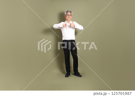 Active Senior Businessman Active Senior Businessman 125701987